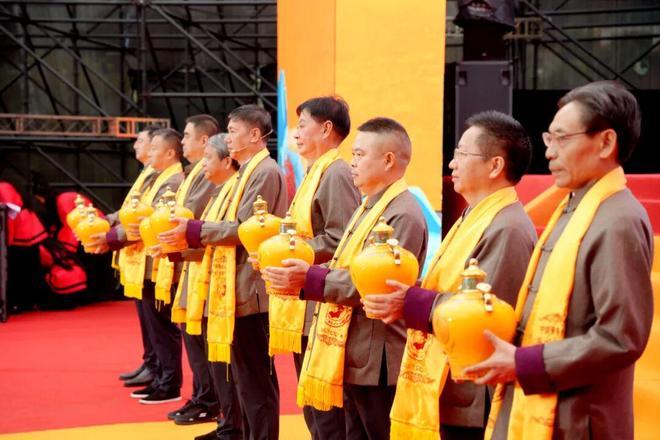 五星酒业承古训铸酱香伟业开元棋牌试玩乙巳重阳祭水(图2) 五星酒业承古训铸酱香伟业开元棋牌试玩乙巳重阳祭水(图2)